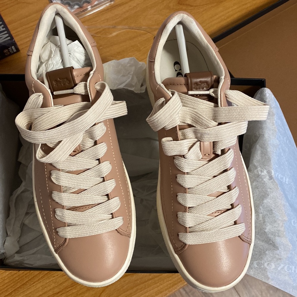 Coach low top leather sneaker 10. Pale blush (pink) - Picture 4 of 7